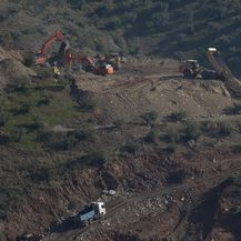 Potraga za dječakom koji je upoa u 100 metara duboku rupu (Foto: AFP)