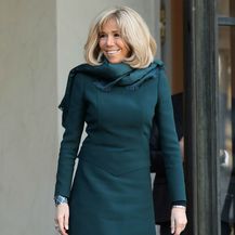Brigitte Macron u mini haljini i vrtoglavim štiklama - 1