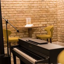 U novootkrivenom prostoru Kazališne kavane Kavkaz otvoren je Piano bar