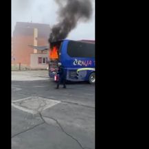Zapalio se autobus u Vukovaru - 4