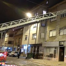 Vatrogasci uklanjaju opasne dijelove fasade