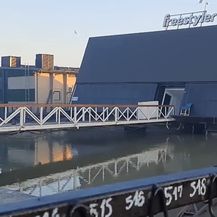 Potonula splav u Beogradu - 1
