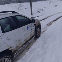 Snijeg okovao sela u Glini - 1