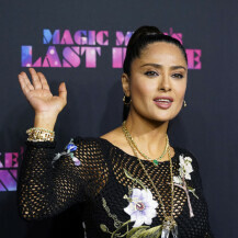 Salma Hayek u mrežastoj haljini modne kuće Gucci