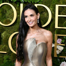 Demi Moore u haljini Armani Prive na 82. dodjeli nagrade Zlatni globus - 6