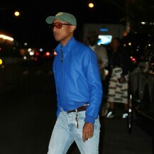 Pharrell Williams u trapericama trapez kroja