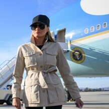 Melania Trump u Los Angelesu s kapom