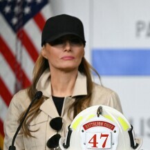 Melania Trump u Los Angelesu s kapom