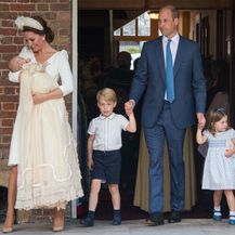 Vojvotkinja i vojvoda od Cambridgea s princem Louisom, princem Georgeom i princezom Charlotte