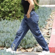 Jennifer Lopez u vrećastim trapericama - 4