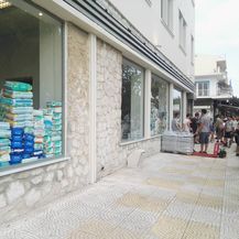 U Grčkoj prikupljaju hranu za unesrećene (Foto Anamaria Batur)