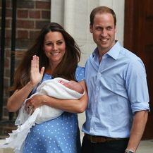 Catherine Middleton u haljini Jenny Peckham nakon rođenja princa Georgea