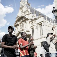 Stotine migranata izašlo na ulice Pariza (Foto: AFP) - 4