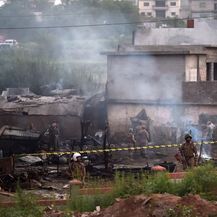 Više ljudi stradalo u padu vojnog zrakoplova u Pakistanu (Foto: AFP)