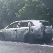 Zapaljeni automobil na A1