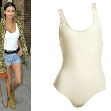 Selena Gomez u jednodijelnom kupaćem kostimu brenda Anne Marie