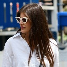 Dama iz Zagreba u sandalama iz linije Roman Stud