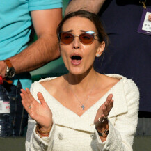 Jelena Đoković u krem haljini brenda Self-Portrait na finalu Wimbledona - 1