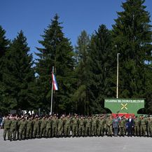 Zoran Milanović s pripadnicima 12. HRVCON-a - 1