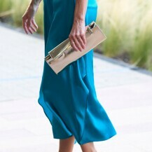 Kraljica Letizia nosi štikle brenda Jimmy Choo i torbicu s potpisom brenda Magrit