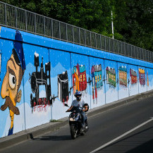 Povodom 50. obljetnice smrti Mate Lovraka ekipa umjetnika iz Grupe Zid oslikala je mural s motivom knjige Vlak u snijegu - 5