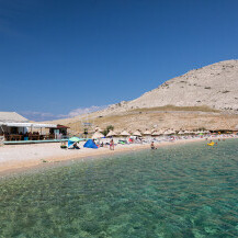 Uvala i plaža Vela luka u Baški na otoku Krku - 1