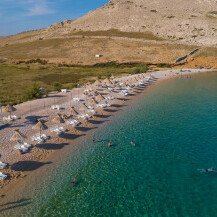 Uvala i plaža Vela luka u Baški na otoku Krku - 6