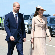 Catherine Middleton u sakou i suknji modne kuće Dior