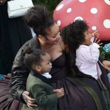 Rihanna i sinovi