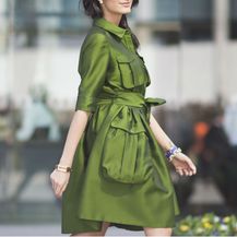 Žena u zelenoj haljini