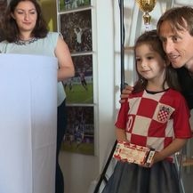 Luka Modrić iznenadio šestogodišnju Selenu (Foto: Dnevnik.hr) - 2
