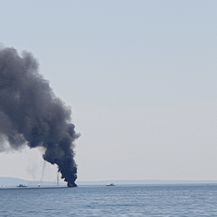 Zapalio se gliser u moru kod Krka - 3