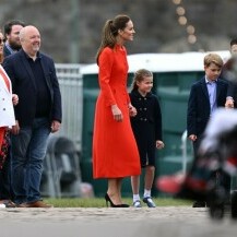 Catherine Middleton u narančastom kaputu - 2