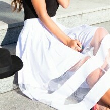 Bijele suknje su nezaobilazan dio ljetne garderobe