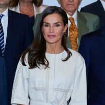 Kraljca Letizia u haljini brenda Massimo Dutti