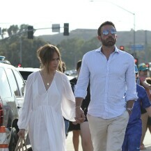 Jennifer Lopez tijekom ljeta voli nositi bijele haljine - 1