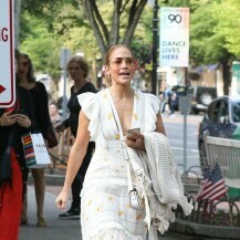 Jennifer Lopez tijekom ljeta voli nositi bijele haljine - 2