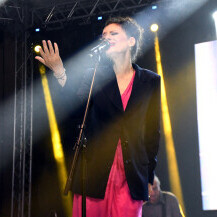 Doris Dragović u ružičastoj haljini na koncertu u Bjelovaru - 2