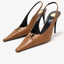 Nina Badrić nosi štikle modne kuće Saint Laurent