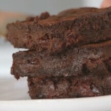 Brownie s višnjama