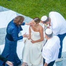 Mladenka Liat Baruch nosila je elegantnu bijelu vjenčanicu