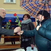 Gradonačelnik Požege darivao sugrađanke (Foto: Ivica Galovic/PIXSEL) - 1