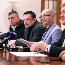 Goran Aleksić s kolegama u Saboru (Foto: Pixell)