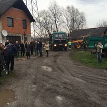 Uklanjanje otpada u zagrebačkom naselju Savica (Foto: dnevnik.hr) - 5