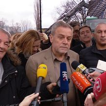 Milan Bandić tijekom razgovora s novinarima o deponiju na Savici (Dnevnik.hr)