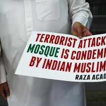 Muslimani diljem svijeta prosvjeduju protiv antiislamističkog terorizma (Foto: AFP)