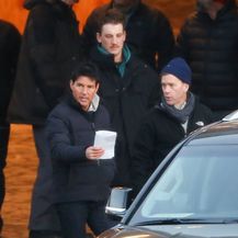 Tom Cruise i Miles Teller na setu filma