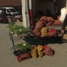 Prodavač povrća iz sela Mače (Foto: Dnevnik.hr)