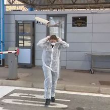 Granična policija u zaštitnim odijelima