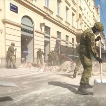 Vojnici čiste ulice Zagreba nakon potresa